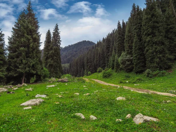 Tanrı Dağları dağlar — Stok fotoğraf