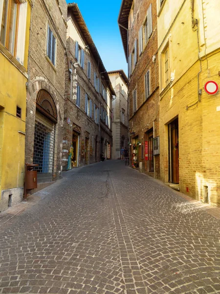 Urbino - Architecture of old city — Stock Photo, Image