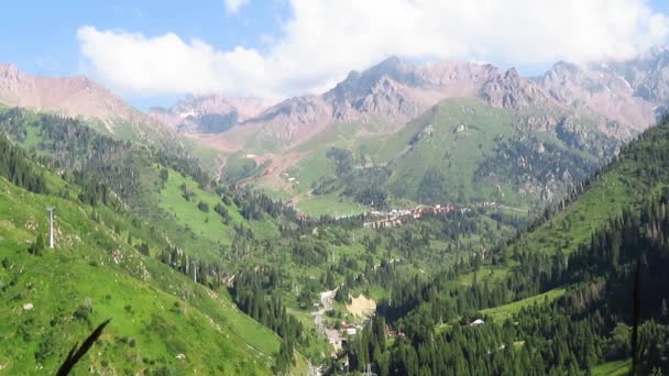 Almaty - montanhas e estância de esqui de Shymbulak — Vídeo de Stock