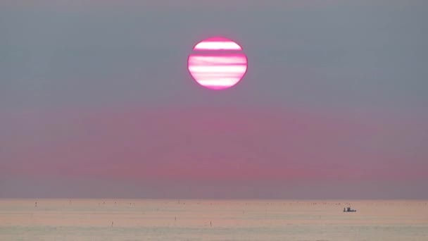 Východ slunce z moře - časová prodleva — Stock video