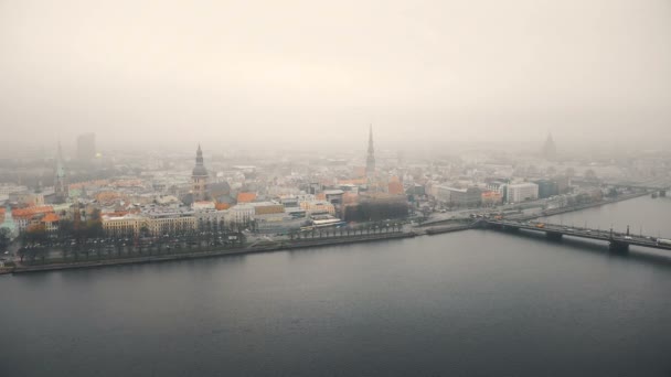 Όμορφη Εναέρια Θέα Cityscape Της Riga Παλιά Πόλη Και Γέφυρα — Αρχείο Βίντεο