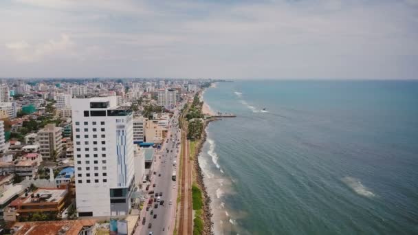 Drone Πετούν Πάνω Από Την Όμορφη Ακτογραμμή Του Colombo Sri — Αρχείο Βίντεο