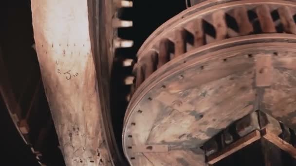 Huge Wooden Cogwheels Spin Ogether Close Traditional Windmill Mechanism Insides — Stock Video