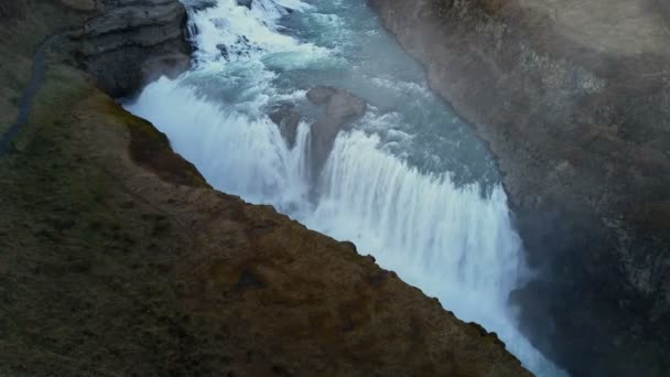Luftaufnahme Der Schönen Malerischen Landschaft Island Mächtige Wasserfall Gullfoss Kaskaden — Stockvideo
