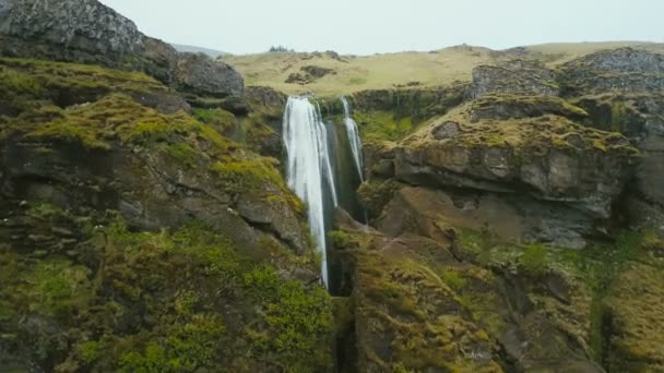 Vista Aérea Cachoeira Gljufrabui Montanha Iceland Helicóptero Voando Perto Fluxo — Vídeo de Stock