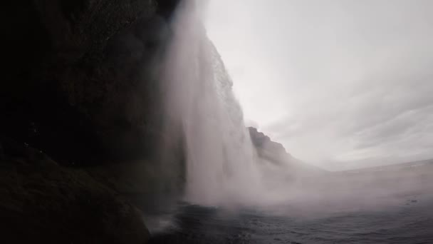 Krásný Pohled Silné Seljalandsfoss Vodopád Ledové Vodě Padá Vrcholu Hory — Stock video