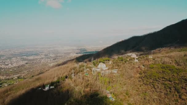 Drone Survolant Les Bâtiments Volcan Vésuve Vue Aérienne Imprenable Panorama — Video