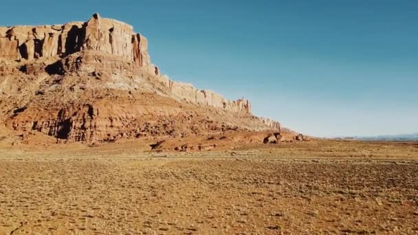 Drone Voando Sobre Deserto Arenito Direção Enorme Montanha Rochosa Parque — Vídeo de Stock