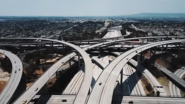 Geweldige Luchtfoto Panning Shot Van Beroemde Rechter Pregerson Snelweg Weg — Stockvideo