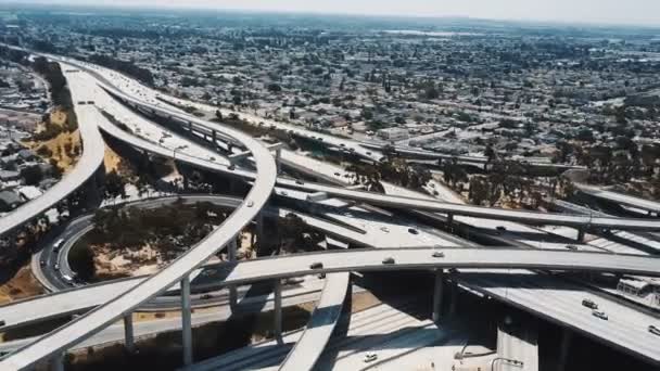 Drone Vliegen Links Hoog Boven Grote Rechter Pregerson Freeway Junction — Stockvideo