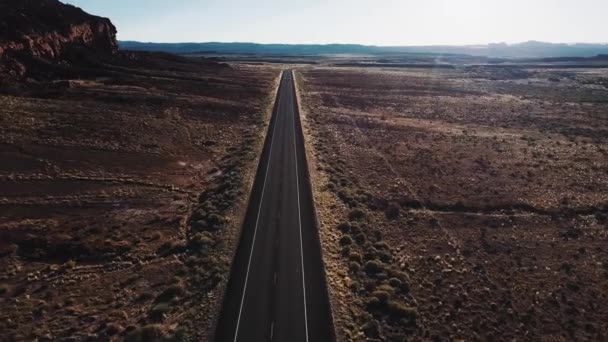 Drone Flying Forward Straight Desert Highway Road Usa Wilderness Massive — Stock Video