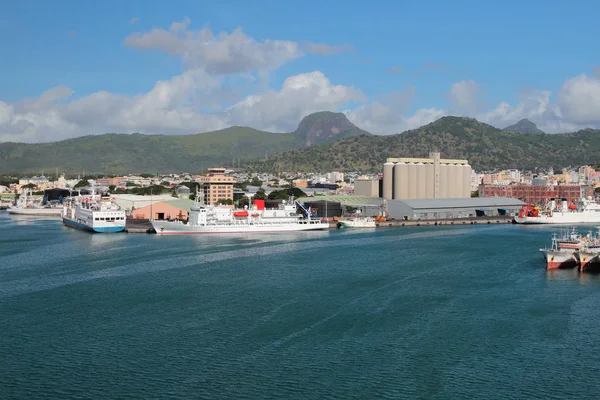 Área de água do porto de carga marítima. Port Louis, Maurício — Fotografia de Stock