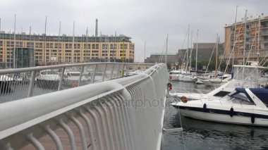 Hareketli yaya köprüsü. Savona, İtalya