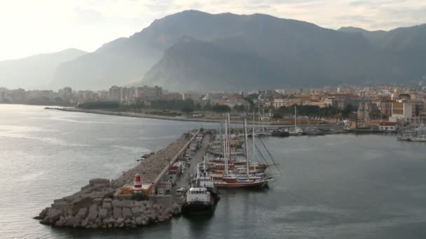 Zona d'acqua del porto marittimo. Palermo, Sicilia — Video Stock