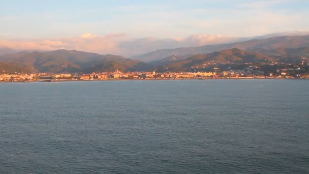 Liguriska kusten. Albisola-Marina, Savona, Italien — Stockvideo