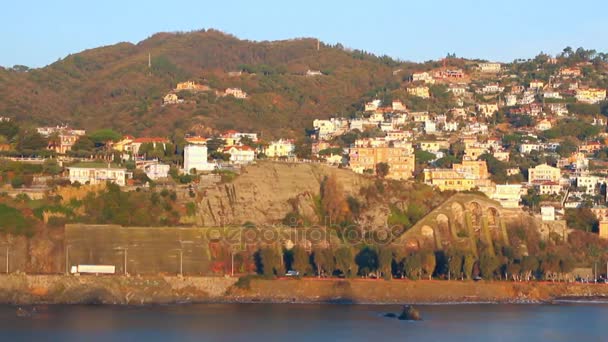 Akdeniz kıyılarında. Albisola-Marina, Savona, İtalya — Stok video