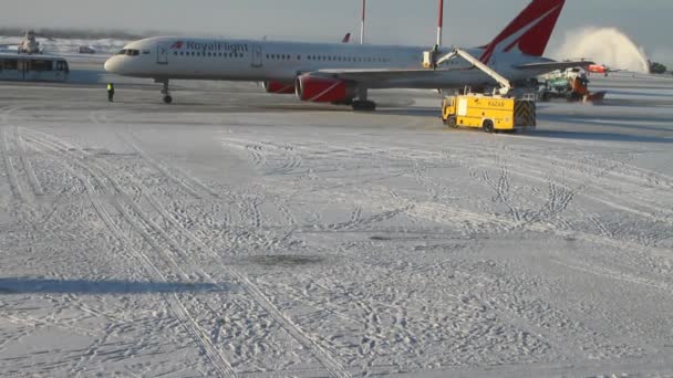 Przetwarzania płaszczyzny anty icer. Kazań, Rosja — Wideo stockowe