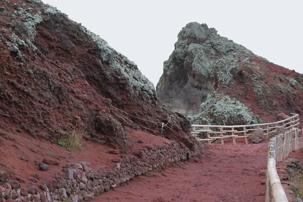 Pendiente del cráter del volcán. Vesubio, Nápoles, Italia —  Fotos de Stock