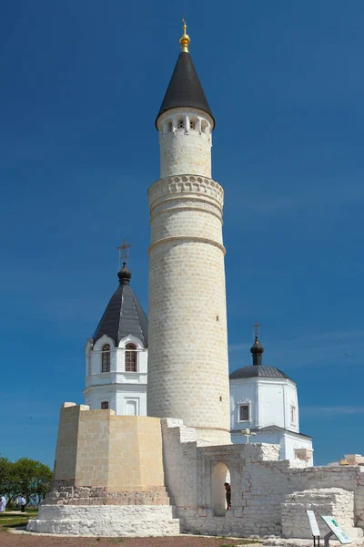 Minarete e campanários da Igreja da Assunção. Bulgar, Rússia — Fotografia de Stock