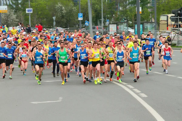 Marathon löpning. Kazan, Ryssland — Stockfoto