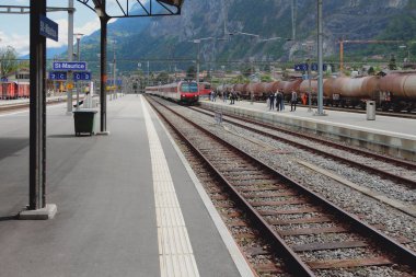 Tren istasyonu. Saint-Maurice, İsviçre