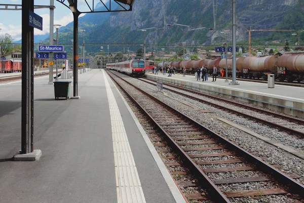 Tren istasyonu. Saint-Maurice, İsviçre — Stok fotoğraf