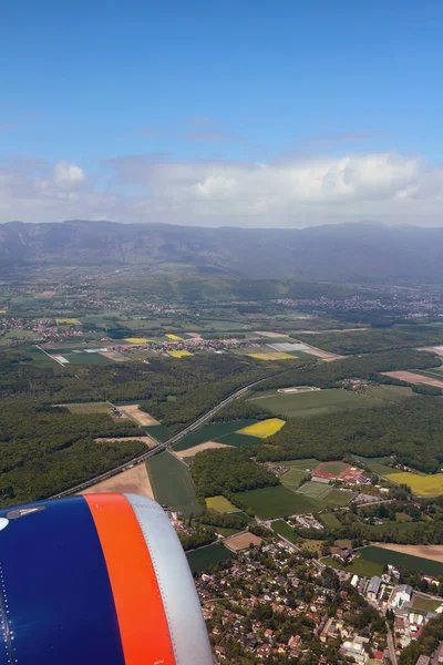 Vista dall'aereo sull'autostrada E62 tra Ginevra e Losanna. Versoix, Svizzera — Foto Stock