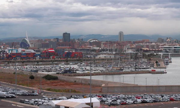 Cargo mooring, yacht port and city in November morning. Valencia, Spain — Stock Photo, Image