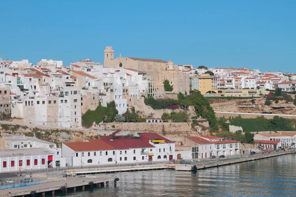 Dolgu, şehir ve San Francisco Kilisesi. Mahon, Menorca, İspanya