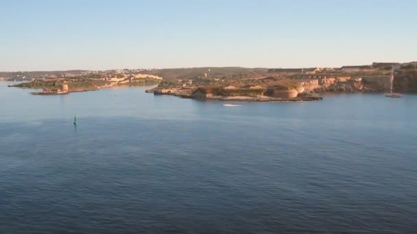 でフィヨルドへの入り口。マオン、メノルカ島, スペイン — ストック動画