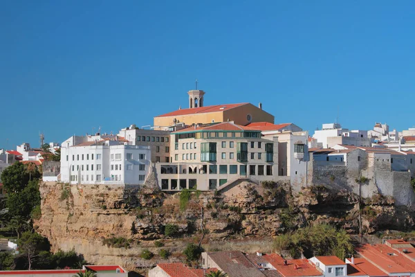 Ciudad e iglesia. Mahón, Menorca, España —  Fotos de Stock