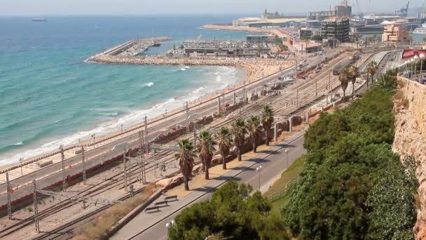 Morza i miasta na wybrzeżu. Tarragona, Hiszpania — Wideo stockowe