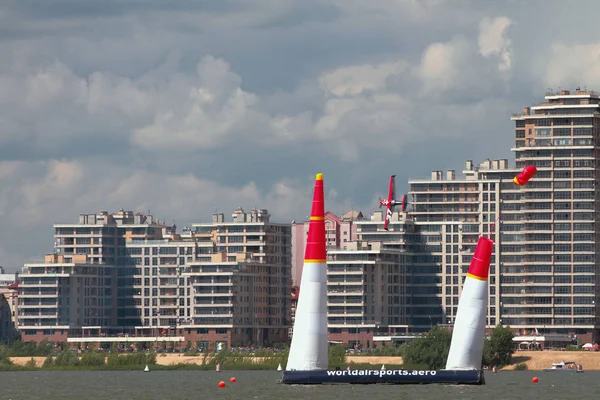 Kazán, Rusia - 22 jul, 2017: Avión en ruta de la Copa del Mundo Red Bull Air Race —  Fotos de Stock