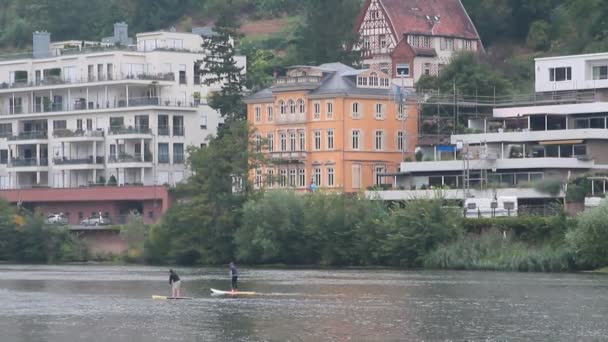 Neckar rivier en stad Heidelberg, aarde Baden-Wrttemberg, Duitsland — Stockvideo
