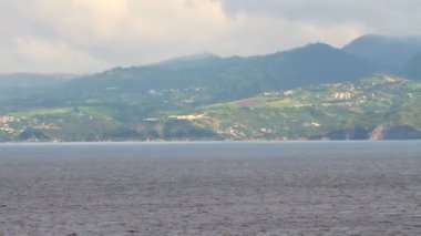 Ada Karayip Denizi kıyısında. Fort-de-France, Martinique