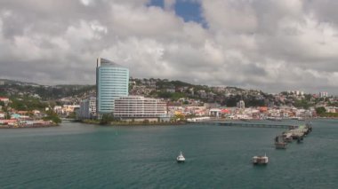 Körfez, iskele ve şehir. Fort-de-France, Martinique