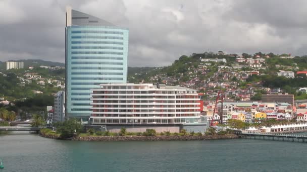 Ciudad en la costa del mar. Fort-de-France, Martinica — Vídeo de stock