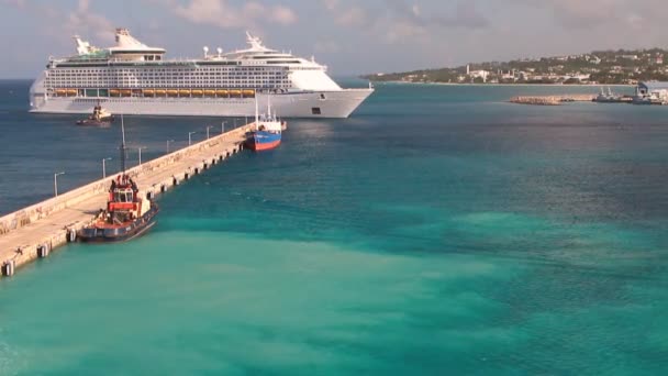 Wasserfläche Des Seehafens Und Kreuzfahrtschiffes Bridgetown Barbados — Stockvideo