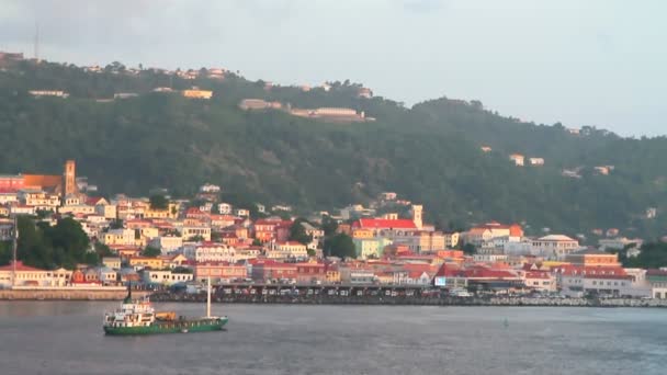 海沿岸の都市 聖ジョージ グレナダ — ストック動画