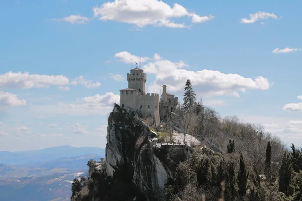 Tower fortress at Monte-Titano Mount top. Chesta, San Marino — Stock Photo, Image