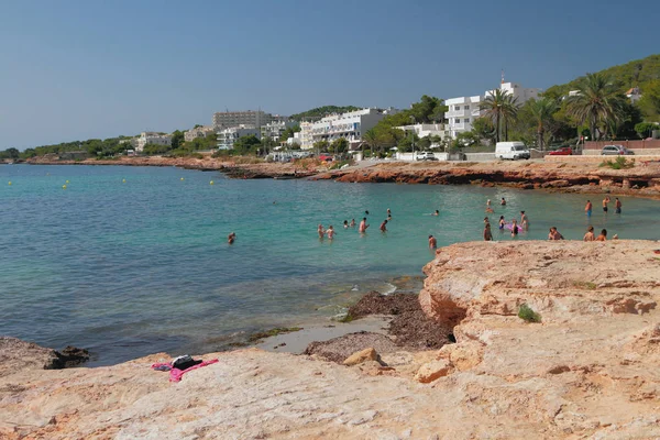 Bahía y playa Calo des Moro. San Antonio, Ibiza, España — Foto de Stock
