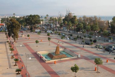 Larnaka, Kıbrıs - 23 Ekim 2019: Vasileos Pavlou Meydanı