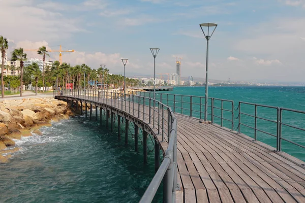 Spacerujący Most Nabrzeżu Miasta Limassol Cypr Zdjęcia Stockowe bez tantiem