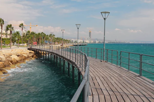 Loopbrug Stadsdijk Limassol Cyprus Rechtenvrije Stockfoto's