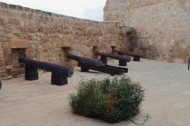 Ortaçağ kalesinde. Larnaka, Kıbrıs