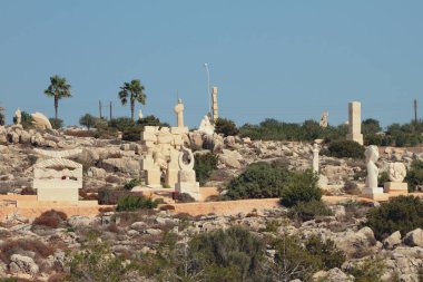 Agia Napa, Kıbrıs - 26 Ekim 2019: Modern heykel parkı