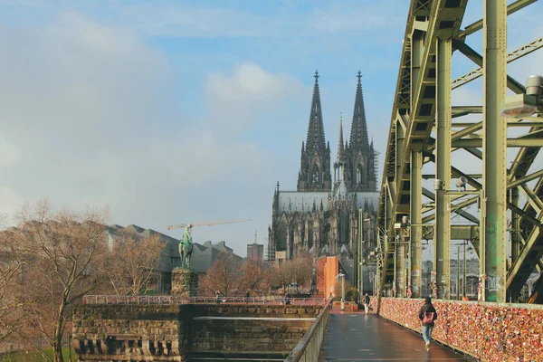 Θέα Του Καθεδρικού Ναού Από Γέφυρα Κολωνία Γερμανία — Φωτογραφία Αρχείου