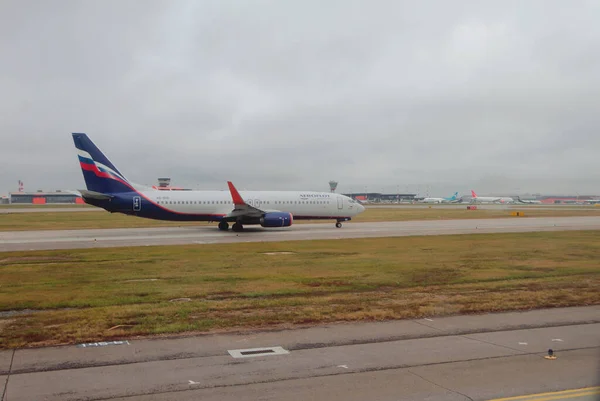 Moskau Russland 2019 Passagierflugzeug Auf Dem Flughafen Scheremetjewo — Stockfoto