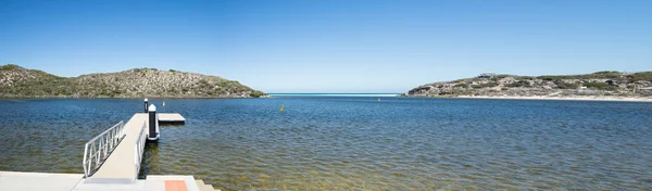 Panorama rzeki Moore laguny i molo i plaży — Zdjęcie stockowe