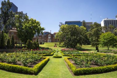 Perth, Batı Avustralya, Kasım 2016: Çiçek yatak Perth hükümet evinde landscaped Gardens